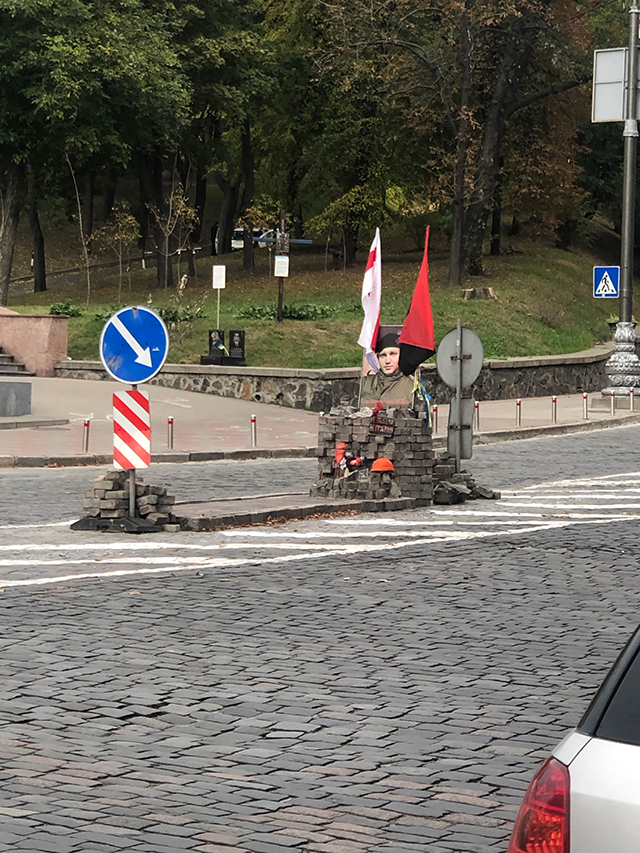 Так позначено місця, де загинули протестувальники